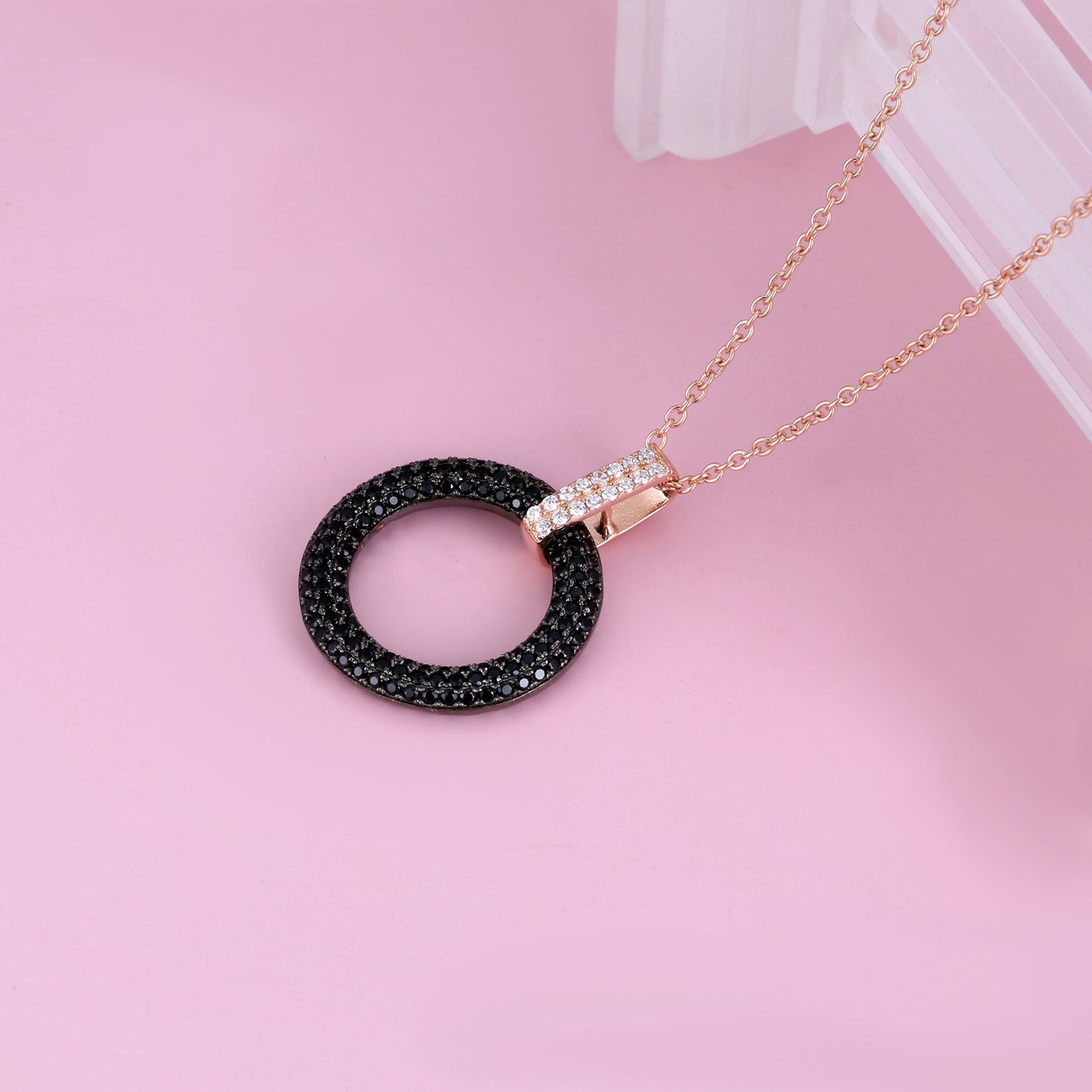 stuning circle necklace designs