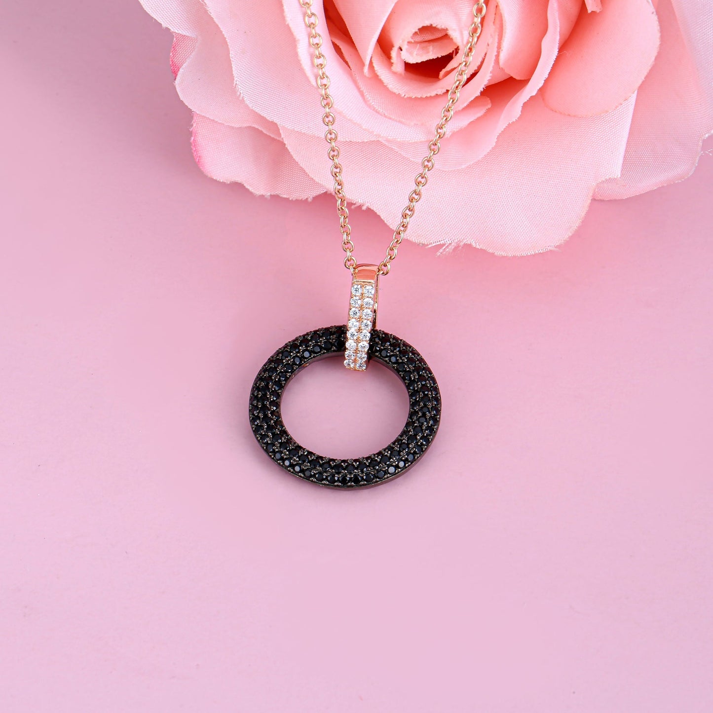 stuning circle necklace designs